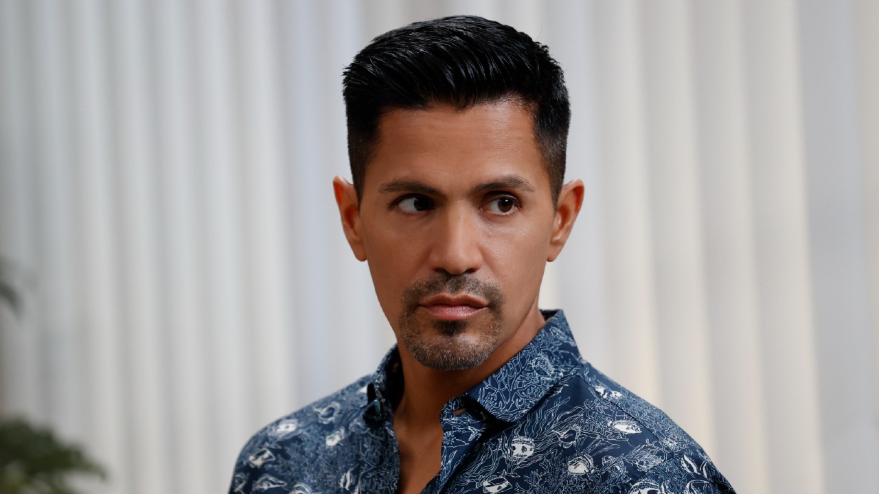 Jay Hernandez